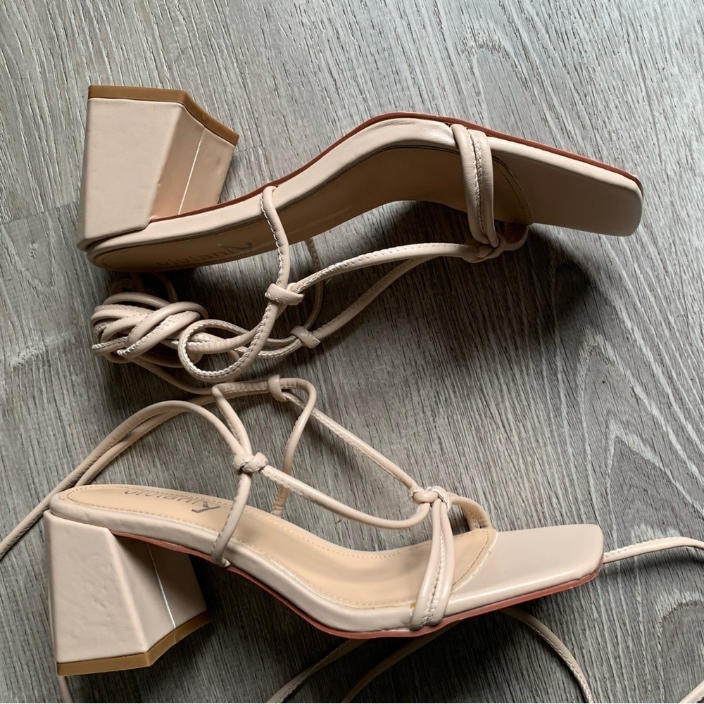 CREAM STRAPPY HEEL SANDALS - Picture 6 of 8